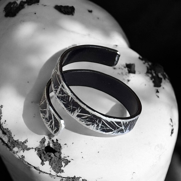 5 For $25💫Alternative Coiled Black Aluminum Ring - Picture 4 of 4